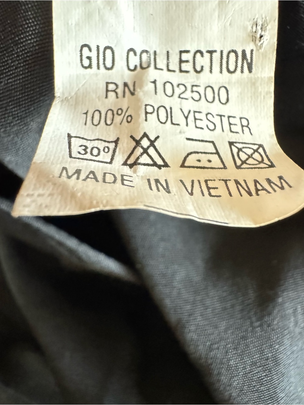 Vintage-Style Chinese Tang Suit
Jacket - Black with Gold Dragon Embroidery (M) - Picture 13 of 13